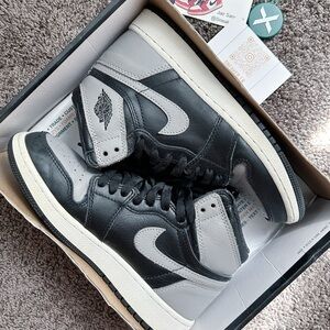 Air Jordan 1 Retro High “Shadow”